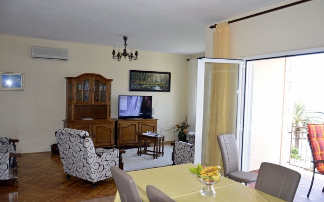 Apartments Zdravko
