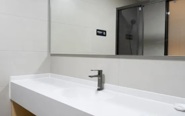Longhai Shanghao Huating Holiday Hotel