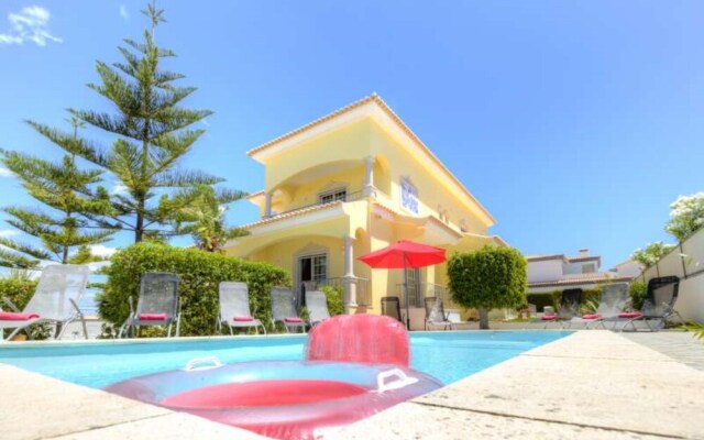 Villa - 6 Bedrooms with Pool and WiFi - 104371