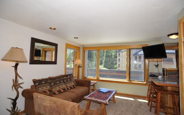 Peak 9 Inn- Liftside 4416 (Ski-in, Ski-out Resort)