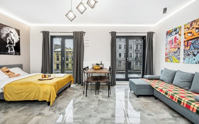 Lumina apartment near the station