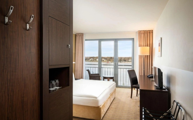 Elaya Hotel Hamburg Finkenwerder