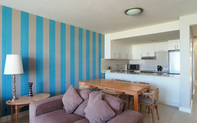 Dolphin Beach H103