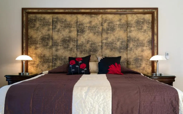 5 bedroom Villa Rio with large private pool and hot tub, Aphrodite Hills Resort