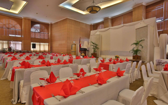 Crown Regency Suites & Residences - Mactan