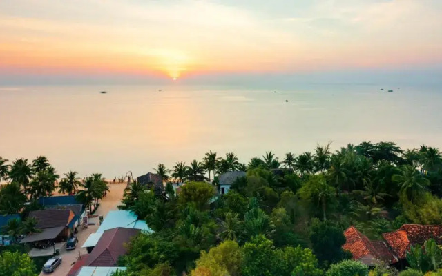 The Tahiti Beach Hotel