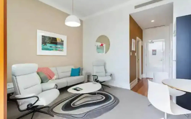 Lovely Bright Apartment With Balcony, Pool And Gym