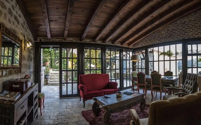Ida Blue, Adatepe - Adults Only