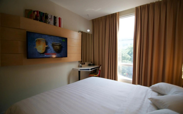 Verse Luxe Hotel Wahid Hasyim
