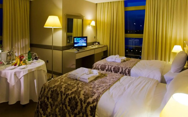 Fantasia Deluxe Hotel