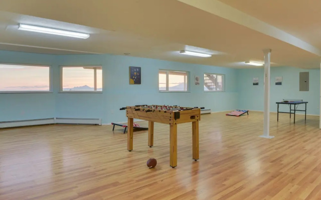 Oceanfront Kenai Villa w/ Fireplace & Deck