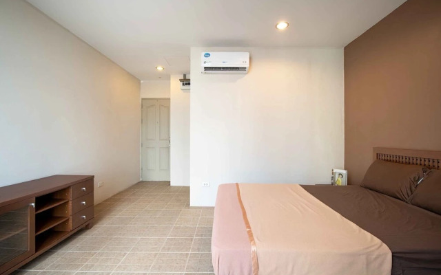 181 Ekkamai Apartment