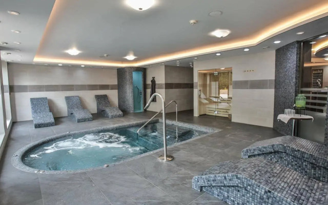 Frensham Pond Country House Hotel & Spa