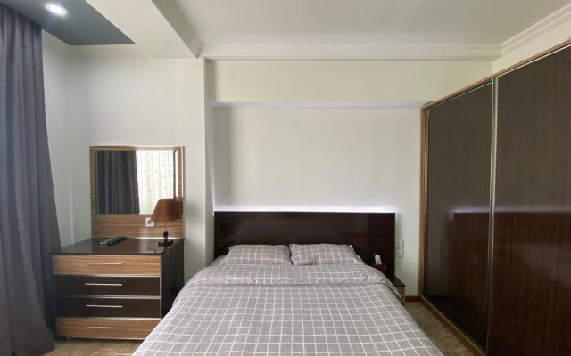 Eznik Koghbatsi- Amiryan crossroads 1 bedroom Newly Renovated apartment KO200