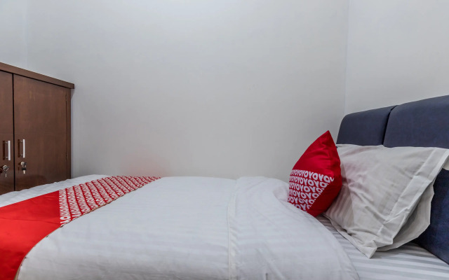 Super OYO 1487 Residence Khoe