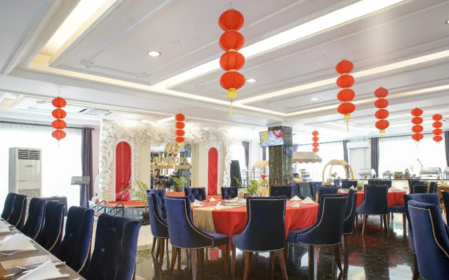 Adhiwangsa Hotel & Convention Hall