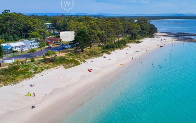 Beachfront Luxury On Huskisson Beach 1 Minute to Everywhere