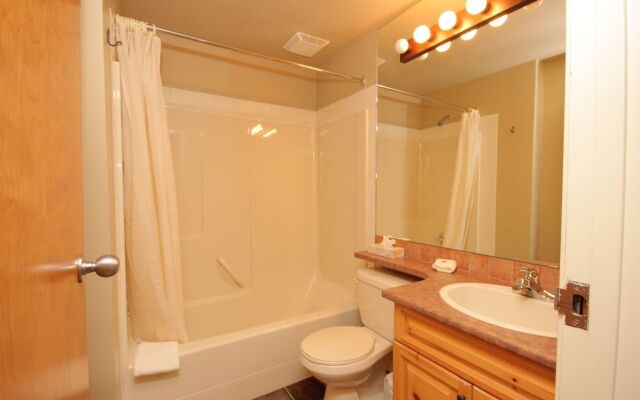 Timberline Lodges by Fernie Lodging Company