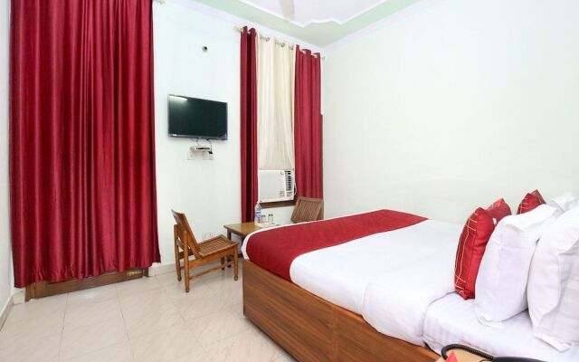OYO 10539 Hotel Holiday Classic