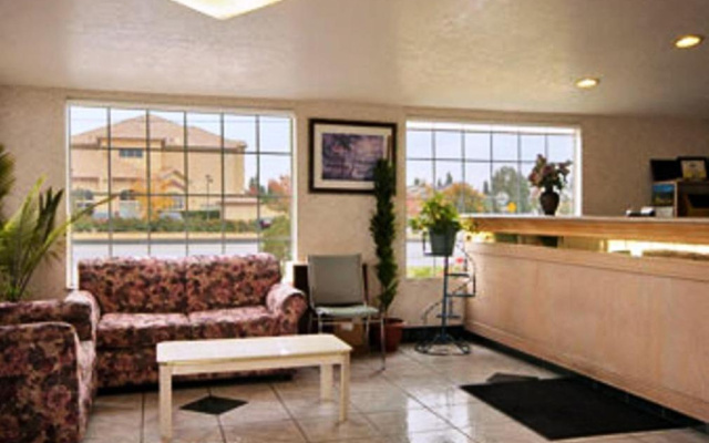 Studio 6 Suites Madera, California - Yosemite