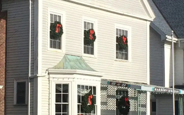 Harborview Inn