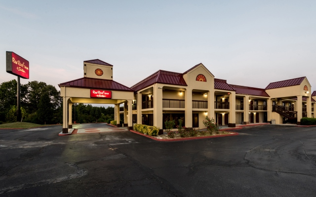 Red Roof Inn & Suites Clinton, TN