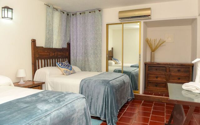 Onyx Aparta Hotel