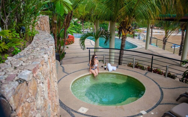 Elegant Suite With Beach View