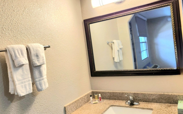Days Inn by Wyndham Houston