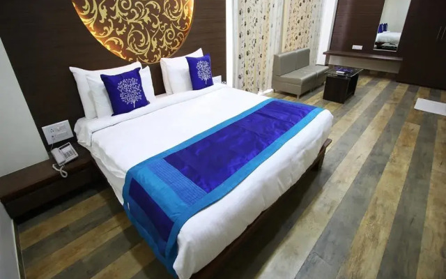 OYO Premium Home Guard Chowk Dwarka