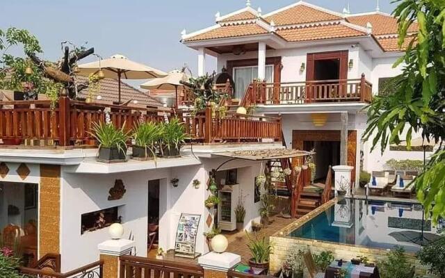 Antonios Villa Hotel