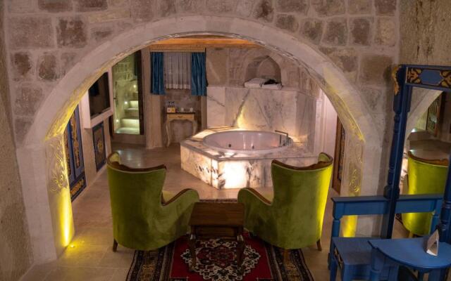 Elika Cave Suites Hotel &amp; SPA