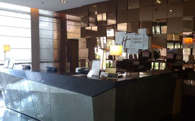 Holiday Inn Express Shanghai Meilong