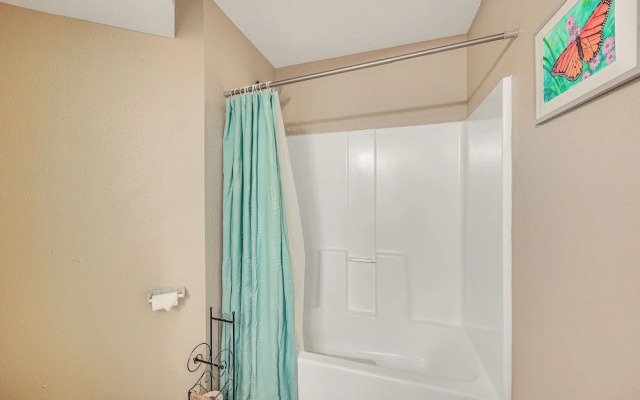 Bandera Carriage House w/ Medina River Access!