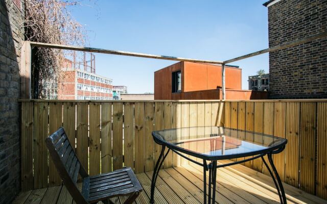 1 Bedroom Flat Sleeps 4 In Hackney