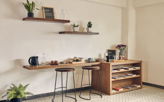 Minimalist Poshtel & Suites
