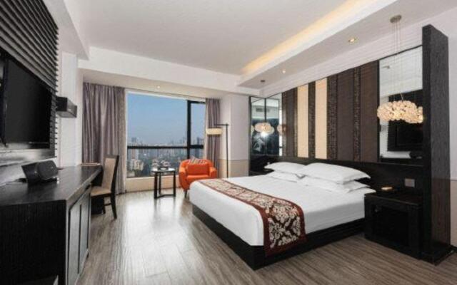 Green Sunshine Holiday Fashion Hotel