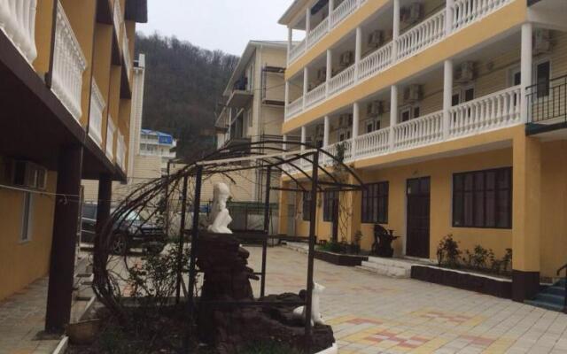 Estella Hotel