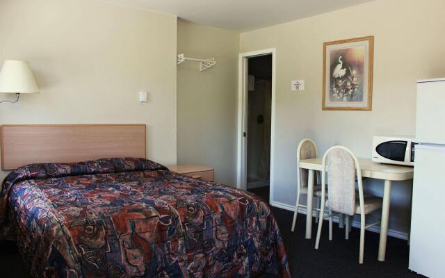 Boundary Motel