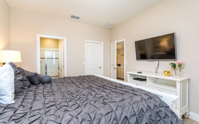 Solterra - 4175 Oaktree Drive