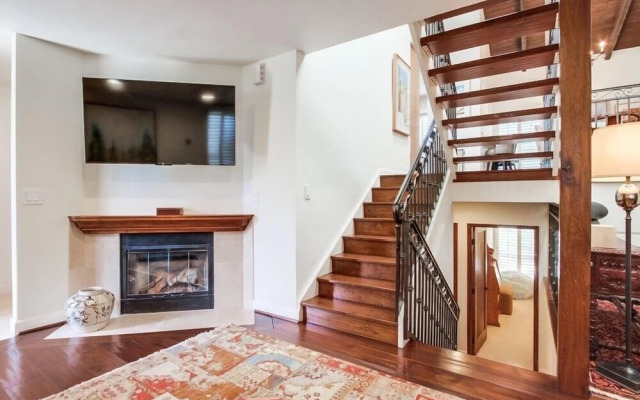 Sbtc161 3 Bedroom Condo