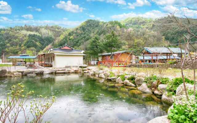 Gapyeong Sari Flower Pension