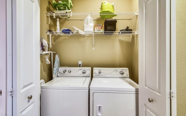 Big Canyon Home with Pool, Hot Tub, and Deschutes River Trail Access by RedAwning