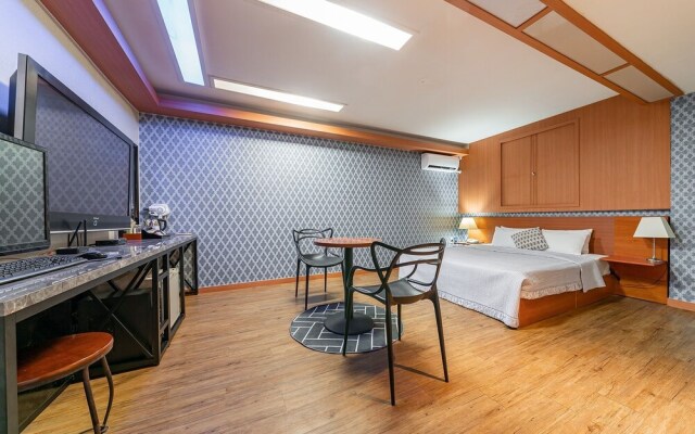 Oryu Bon Motel