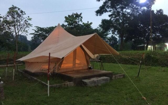 Puncak Camp Hills