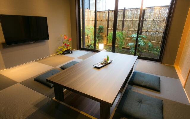 Hosta Umekoji Miyabi