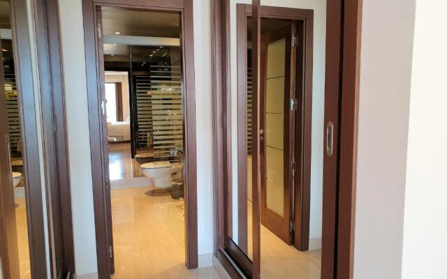 Beach Front Penthouse with Own Pool. BP8B