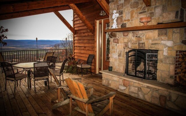Brush Mountain Lodge