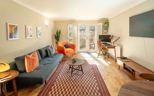 Serene Garden Flat - Steps From Tower Bridge