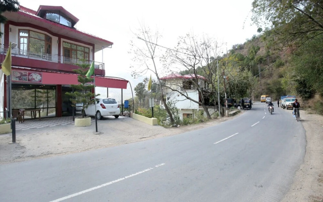 OYO 13127 Home 2BHK Hill View Solan